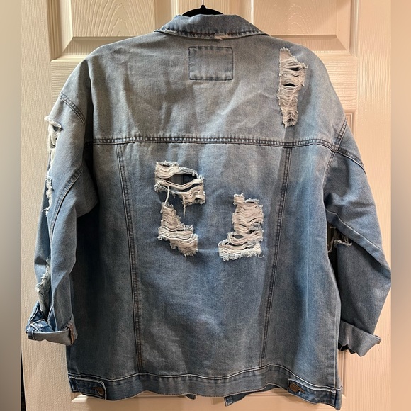 Forever 21 Los Angeles, Distressed Oversized Denim Jacket Size L - Picture 2 of 5